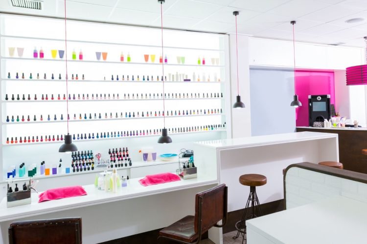 sang shop nail ở Williamstown